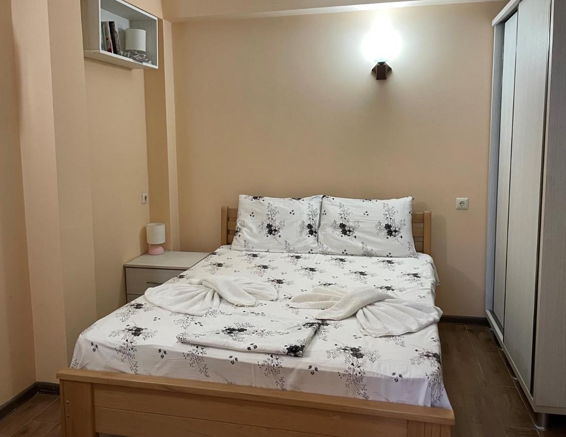 Gala Hotel Уреки Екстериор снимка