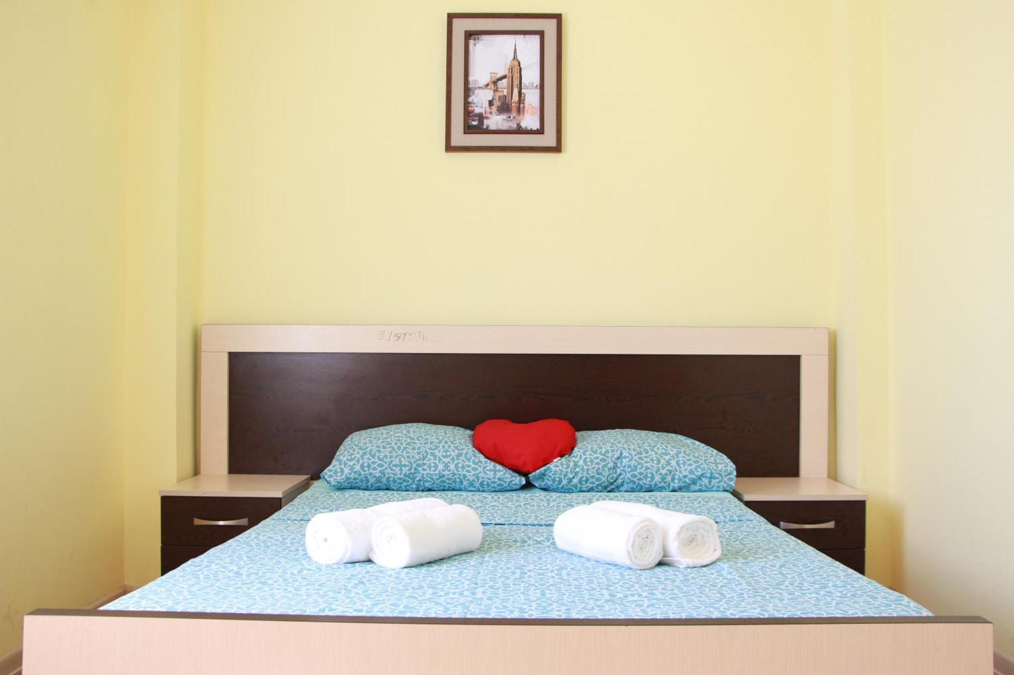 Gala Hotel Уреки Екстериор снимка